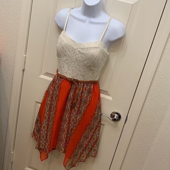 AUW XL Ivory Lace Bra Stretchy Top Spaghetti Strap Leather Belt Handkerchief Hem - Picture 2 of 11